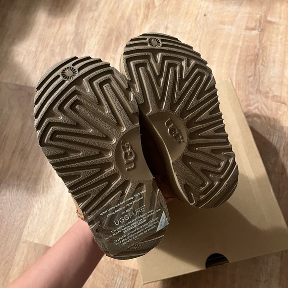 UGG unisex-child T CLASSIC SHORT II WP - Picture 7 of 10